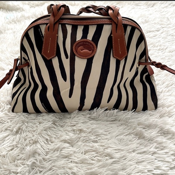 SOLD-Dooney Bourke Safari Zebra Print Tote - Picture 8 of 8